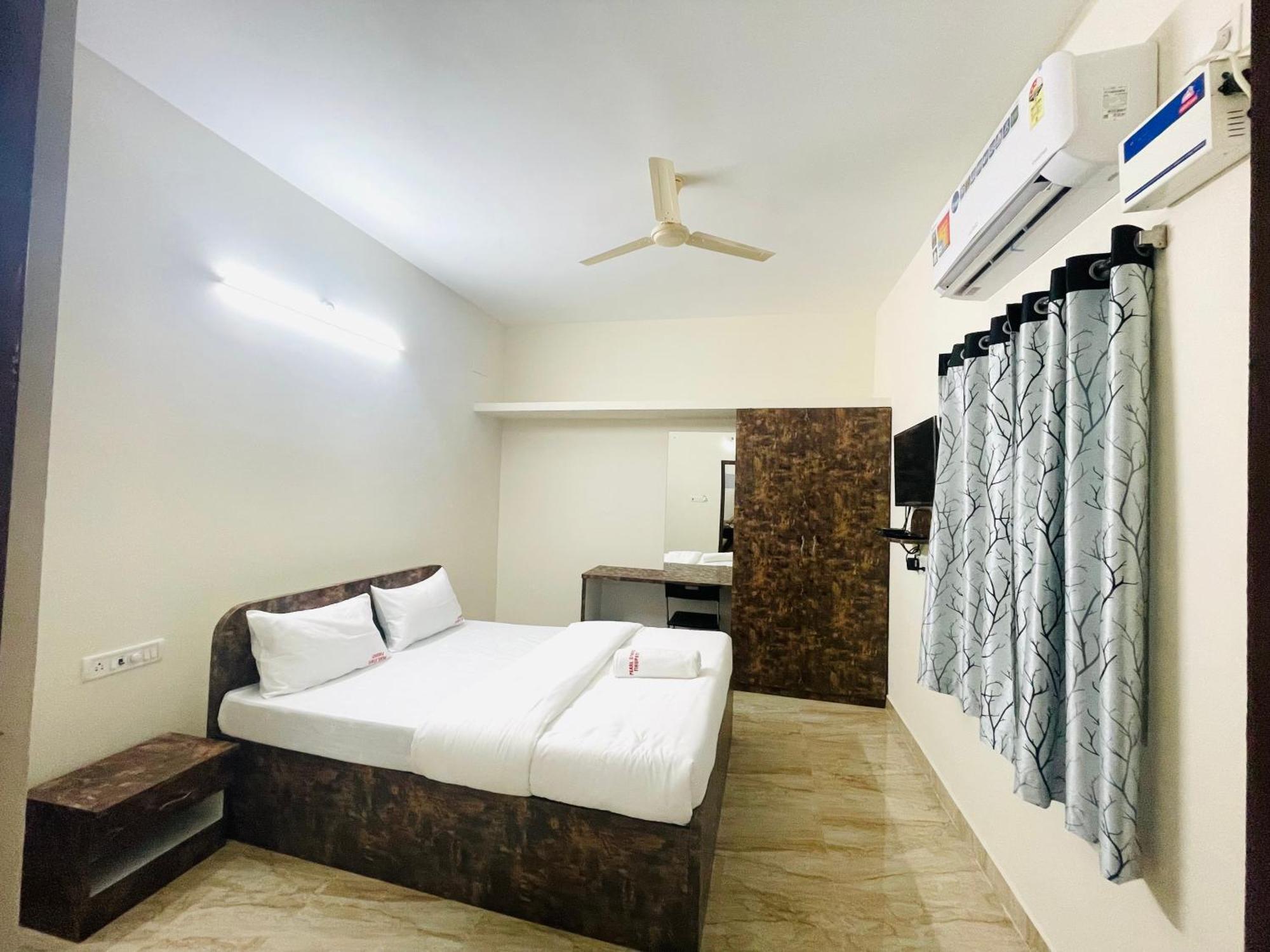 Pearl Stays, Tirupati - Very Convenient For The People Coming From Bangalore And Chennai - You Can Skip City Traffic While Reaching Any Temple In Tirupati - Covered Parking - 24Hrs Front Desk And Hot Water - Free Wifi - Flexible Checkin-In Check-Out Eksteriør billede